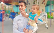স্ত্রী বাসে বসা, স্বামী-সন্তানের মৃত্যু হলো রেললাইনে