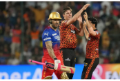 আইপিএলে ইতিহাস গড়া ম্যাচে শেষ হাসি হায়দরাবাদের