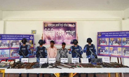 সুন্দরবনের দুর্ধর্ষ ডাকাত শরীফ বাহিনীর দুই সহযোগী আটক