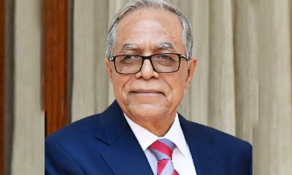 বুধবার দিবাগত রাতে দেশ ছাড়লেন সাবেক রাষ্ট্রপতি আবদুল হামিদ
 