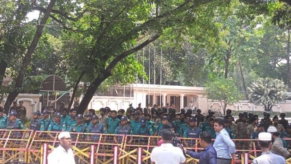 প্রধান উপদেষ্টার বাসভবন যমুনার সামনে নিরাপত্তা জোরদার, বাড়তি সতর্কতা