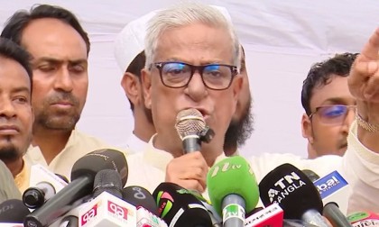 পদত্যাগ না করে দ্রুত নির্বাচন দিয়ে প্রধান উপদেষ্টাকে দৃষ্টান্ত স্থাপনের আহ্বান ফারুকের