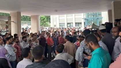 সংশোধিত অধ্যাদেশ থেকে ‘কালো আইন’ বাতিলের দাবিতে সচিবালয়ে বিক্ষোভ