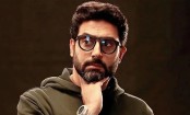 অল্পের জন্য প্রাণে বাঁচলেন অভিষেক বচ্চন
