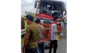 এক্সপ্রেসওয়েতে দাঁড়িয়ে থাকা বাসে আরেক বাসের ধাক্কা, যুবক নিহত