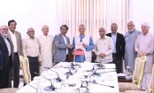 জুলাই সনদ বাস্তবায়নের সুপারিশমালা প্রধান উপদেষ্টার কাছে হস্তান্তর ঐকমত্য কমিশনের