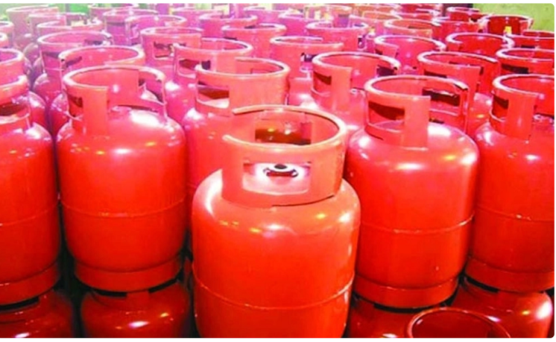 এলপিজি বাজারে অস্থিরতা : সংকট মোকাবেলায় সরাসরি আমদানিতে যাচ্ছে সরকার