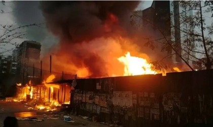 উত্তরায় কাঁচাবাজারে লাগা আগুন নিয়ন্ত্রণে