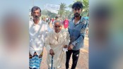 পছন্দের প্রার্থীকে ভোট দিলেন গাজীপুরের শ্রীপুরে ১১০ বছরের বাজিত খাঁন