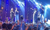 নারী ভক্তের আচরণে অস্বস্তিতে আতিফ আসলাম