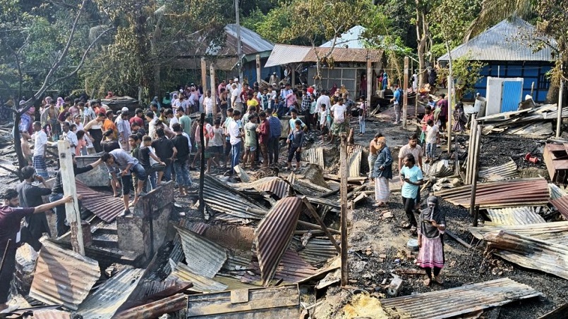 ভয়াবহ অগ্নিকাণ্ডে ২০ বসতঘর পুড়ে ছাই
