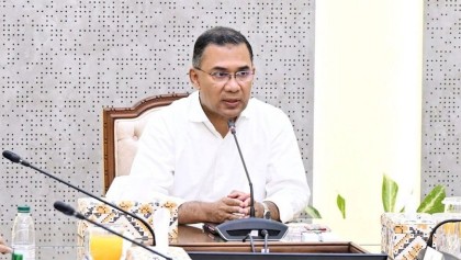 গণতন্ত্রকে প্রাতিষ্ঠানিক রূপ দেওয়ার লক্ষ্যে সরকার কাজ করছে: প্রধানমন্ত্রী