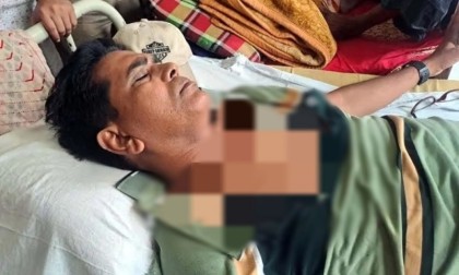 শরণখোলায় শিক্ষকের ওপর সন্ত্রাসী হামলা