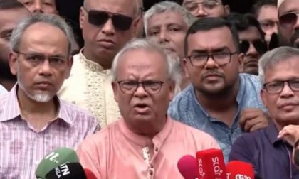 আওয়ামী লীগ পচা পানির কচুরিপানা থেকে উঁকি দেওয়ার চেষ্টা করছে : রিজভী
