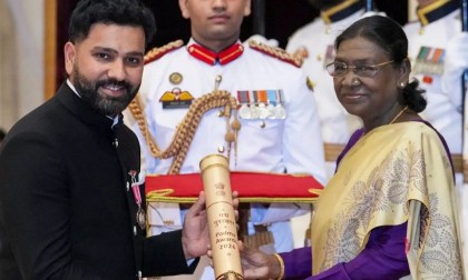 ক্রীড়াঙ্গনে অসামান্য অবদানের স্বীকৃতিস্বরূপ পদ্মশ্রী সম্মানে ভূষিত রোহিত শর্মা