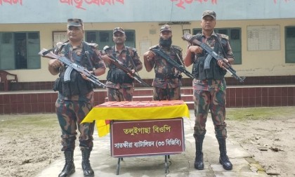 সাতক্ষীরা সীমান্তে পৃথক অভিযানে মাদকসহ ভারতীয় মালপত্র জব্দ