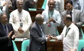নবনির্বাচিত রাষ্ট্রপতি মির্জা ফখরুল ইসলামকে লাল গোলাপ শুভেচ্ছা জানালেন প্রধানমন্ত্রী