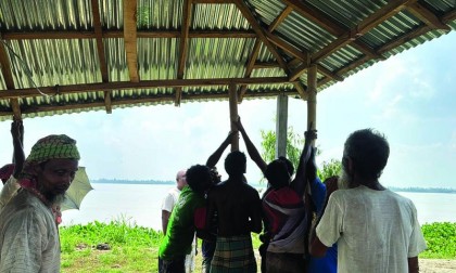 রংপুরে তিস্তার ভয়াবহ ভাঙন, আতঙ্কে মানুষ