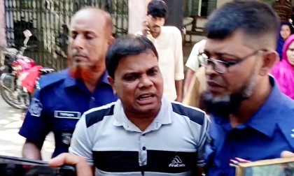 আদালত কক্ষে পুলিশকে মারধর, যুবকের এক বছরের কারাদণ্ড